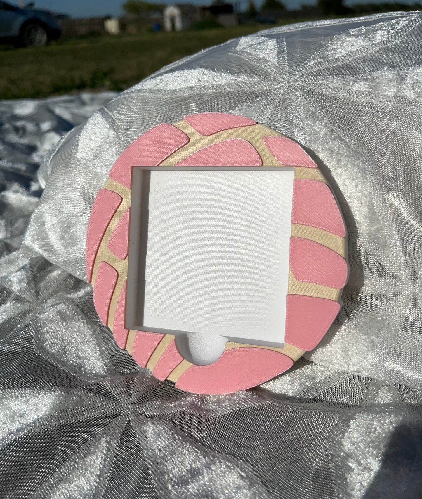 3D Printed “Concha” Sticky Notes Holder