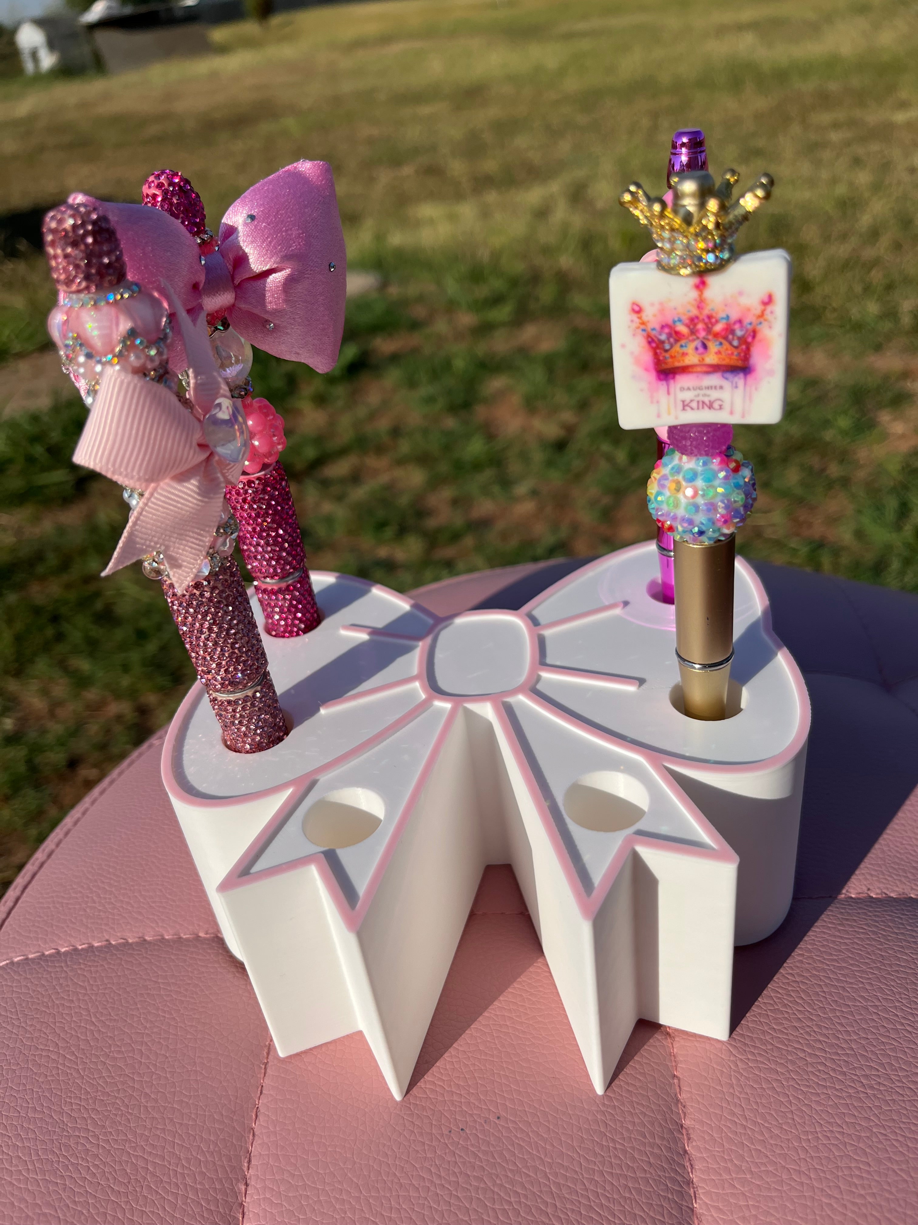 Bow Pen Display fits Regular or Rhinestone Pens