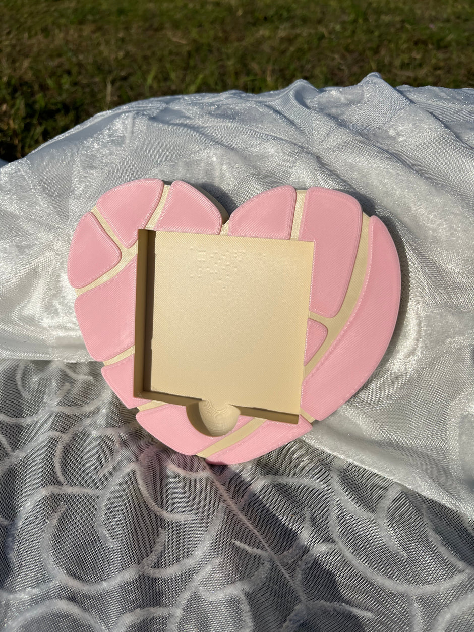 Concha Heart Sticky Notes Holder