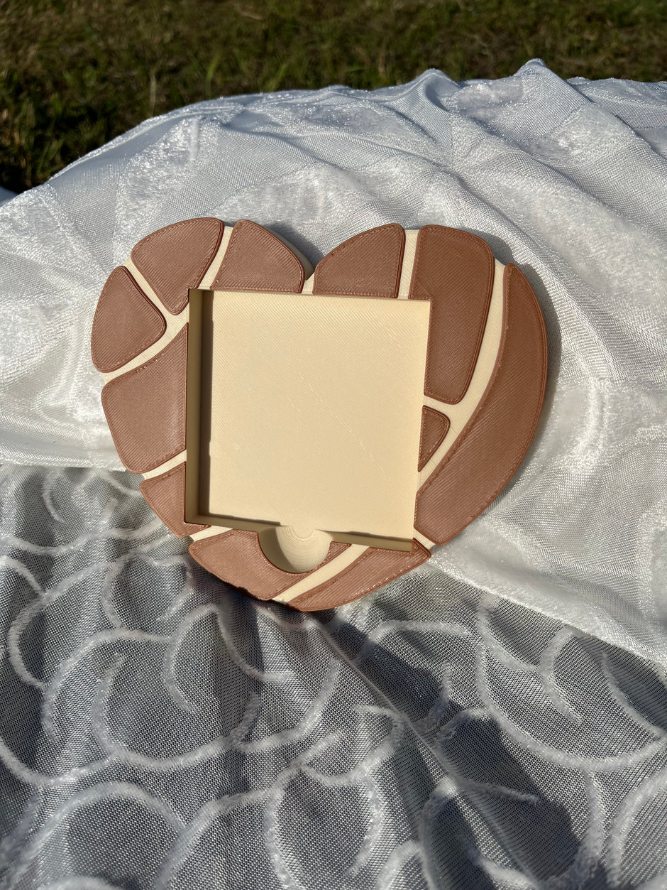 Concha Heart Sticky Notes Holder