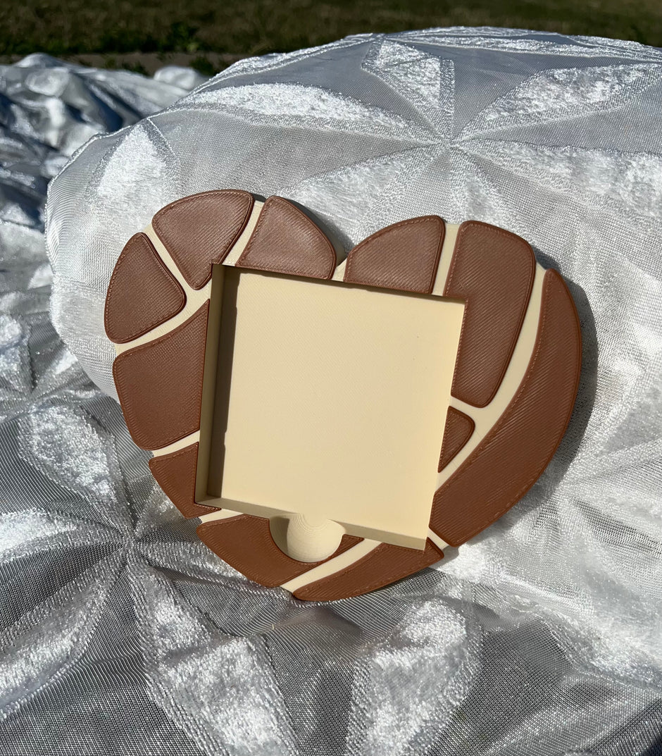 Concha Heart Sticky Notes Holder
